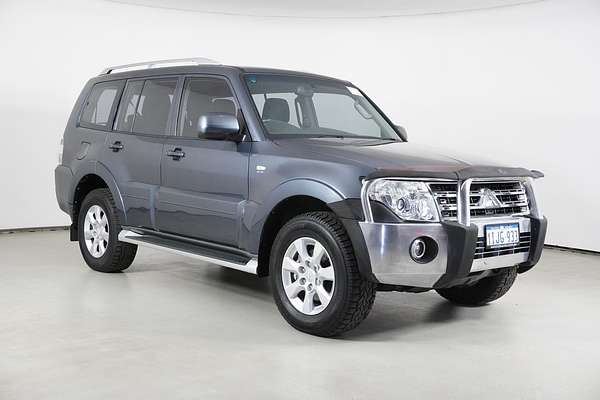 2009 Mitsubishi Pajero GLS LWB (4x4)