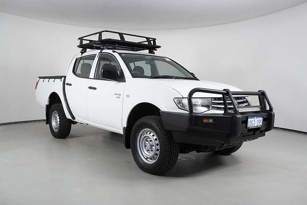 2010 Mitsubishi Triton GLX (4x4)