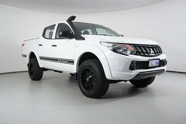 2016 Mitsubishi Triton GLX (4x4)