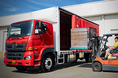 500 SERIES MEDIUM-DUTY RANGE WIDE CAB